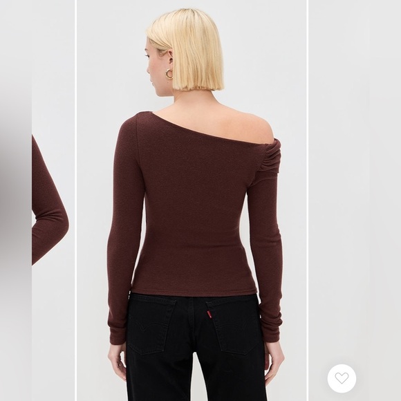 NWT Reformation
Elio Knit Top size small off the shoulder long sleeve women - Picture 2 of 9